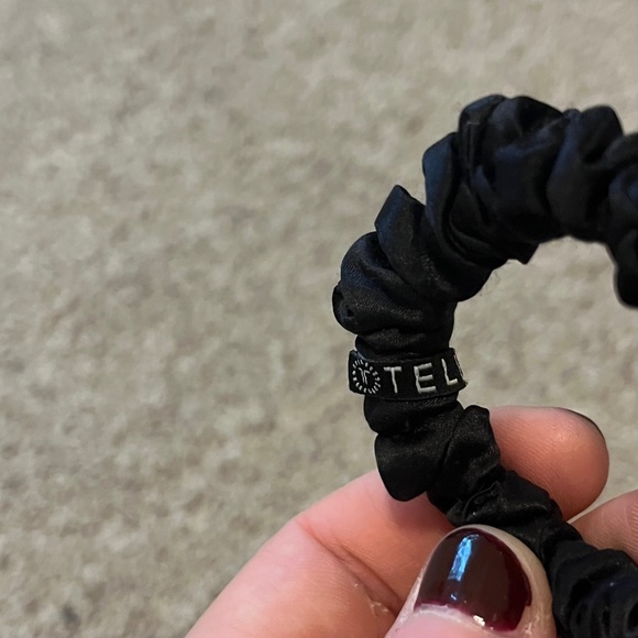 NWOT Set of 5 Small Teleties | 2 Tortoise, 3 Black Silk Scrunchies - Picture 5 of 5